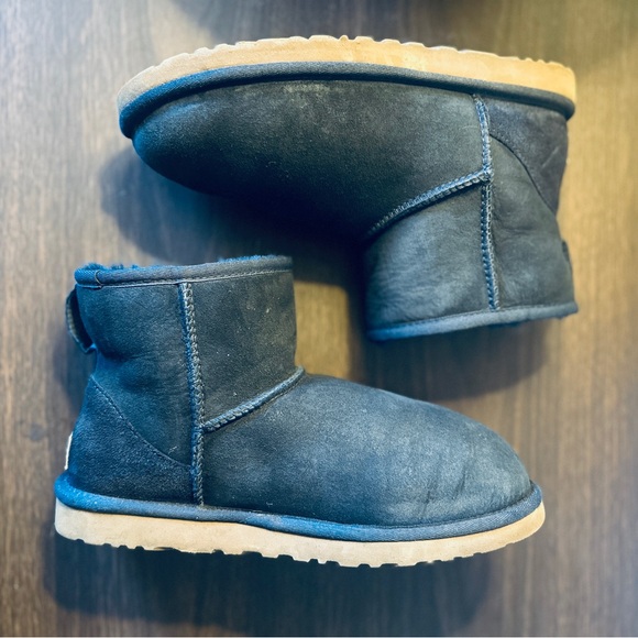 UGG classic mini 2 Navy suede sheepskin water resistant Y2K throwback - Picture 11 of 13